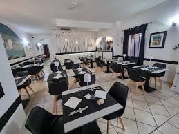 Iris Café