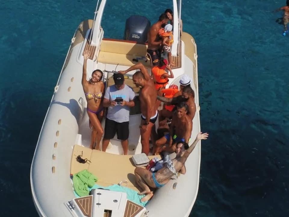 Escursioni in Maxi Gommone con Conducente ZULU BEACH